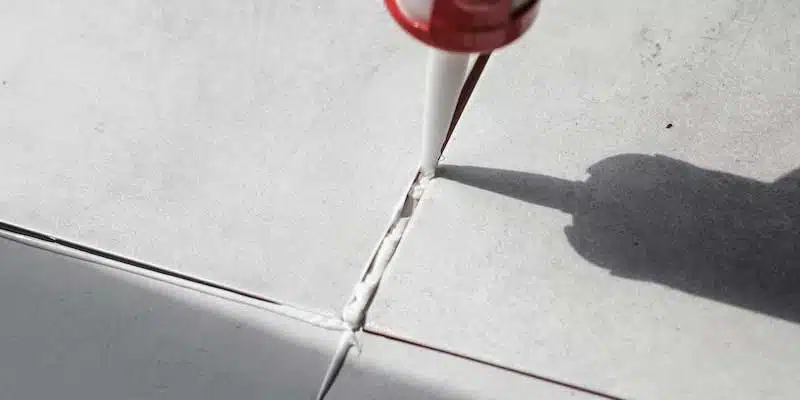 최신 회사 블로그 열, 습도 및 움직임에 노출 된 밀착 용액의 성능 손실 관리